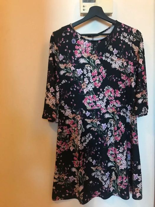 Sukienka w kwiatki mohito