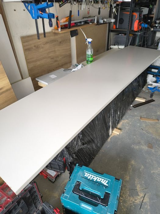 Blat na biurko 28mm  2.7m x 59.5 cm kolor szampan 7045 kronospan