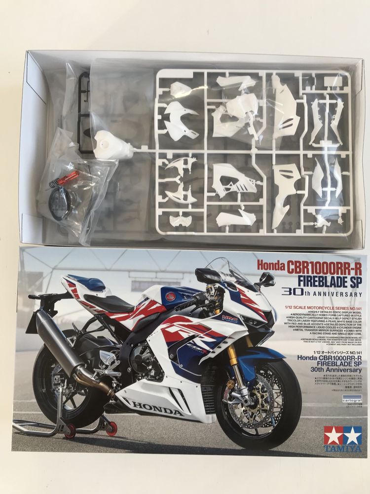 Motor Honda CBR 1000RR-R model Tamiya 14141