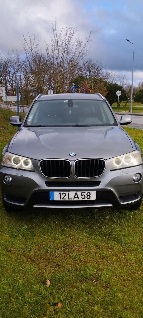 BMW xdrive 2.0 cinza escuro