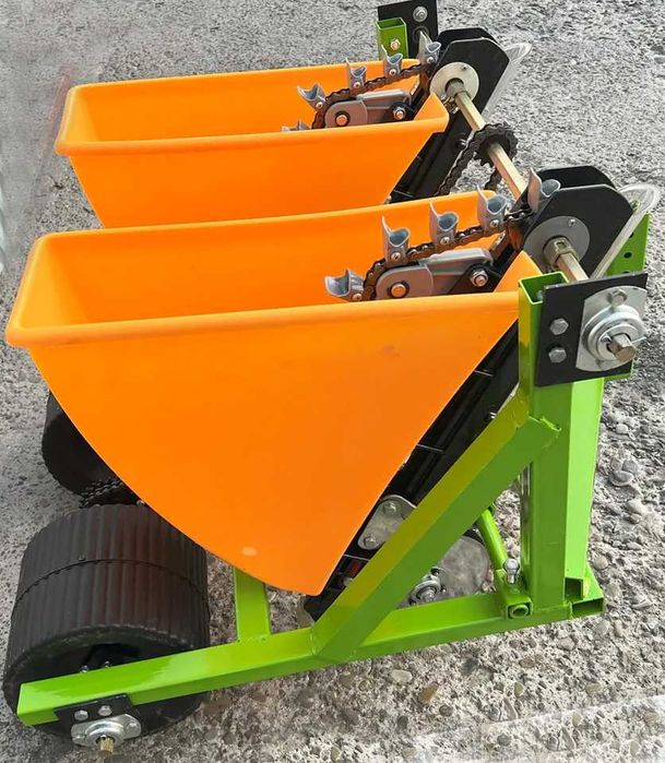 Часникосаджалка мотоблочна навісна ланцюгова рядна саджалка часнику