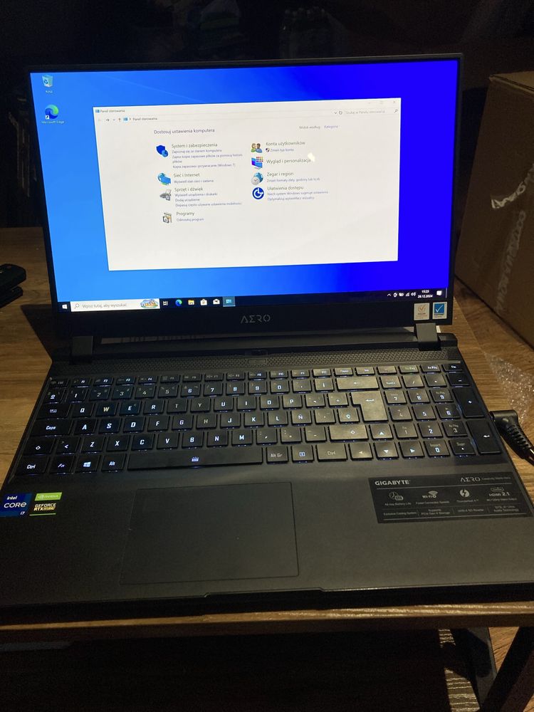 Laptop gamingowy Gigabyte AERO 15 OLED i7-11800H/32 GB/1TB/W10 RTX3070
