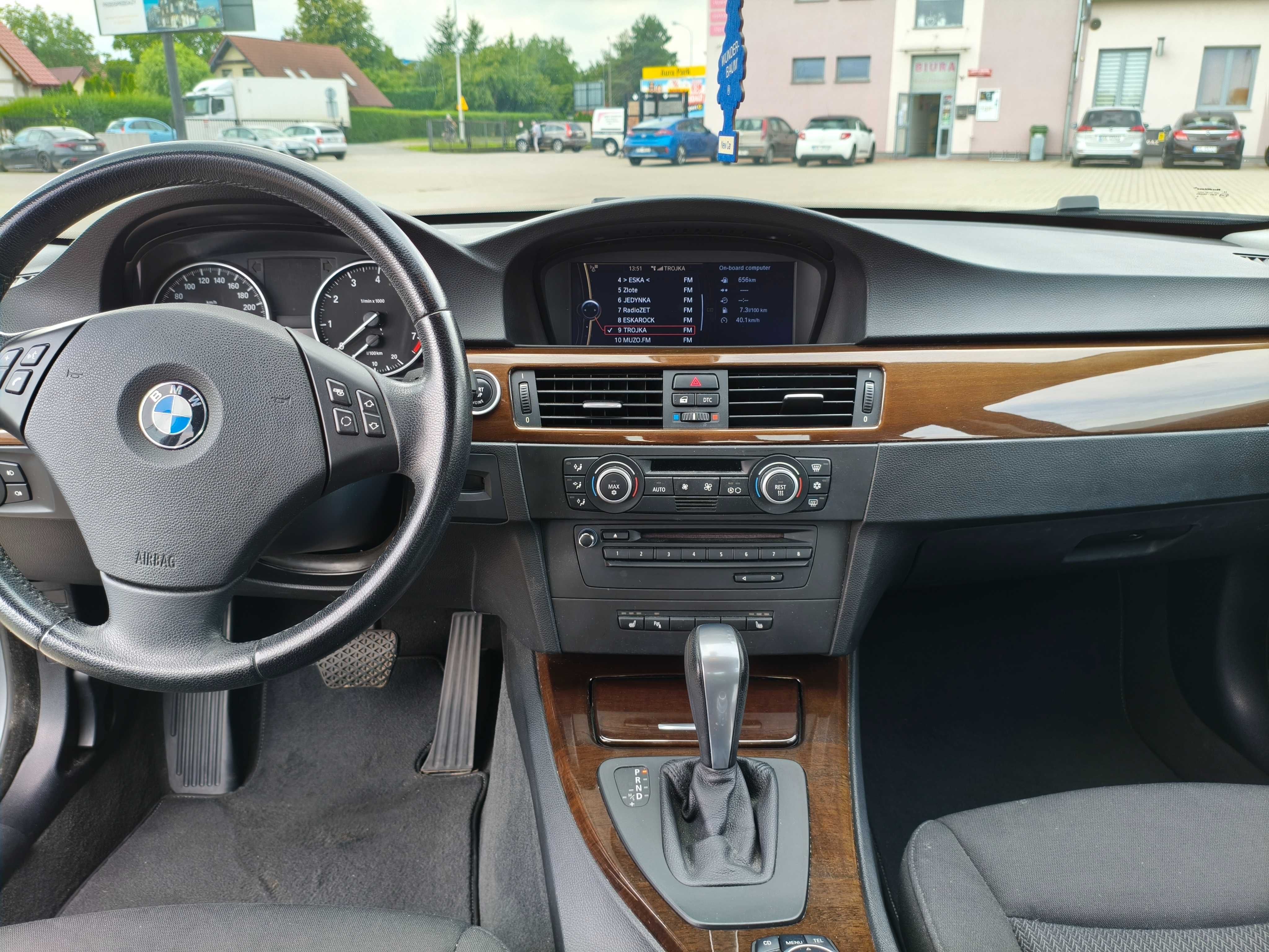 BMW E90 320i Automat keyless go biksenony