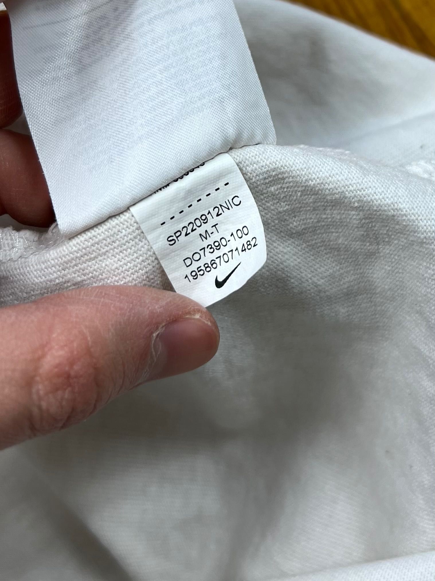 Bluza Nike small center logo white