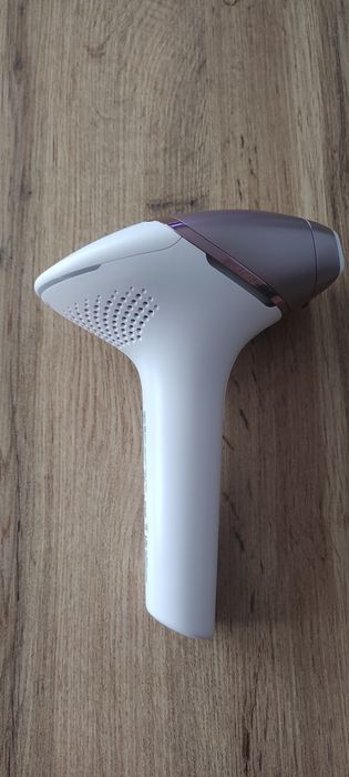Depilator IPL Phillips Lumea 9900