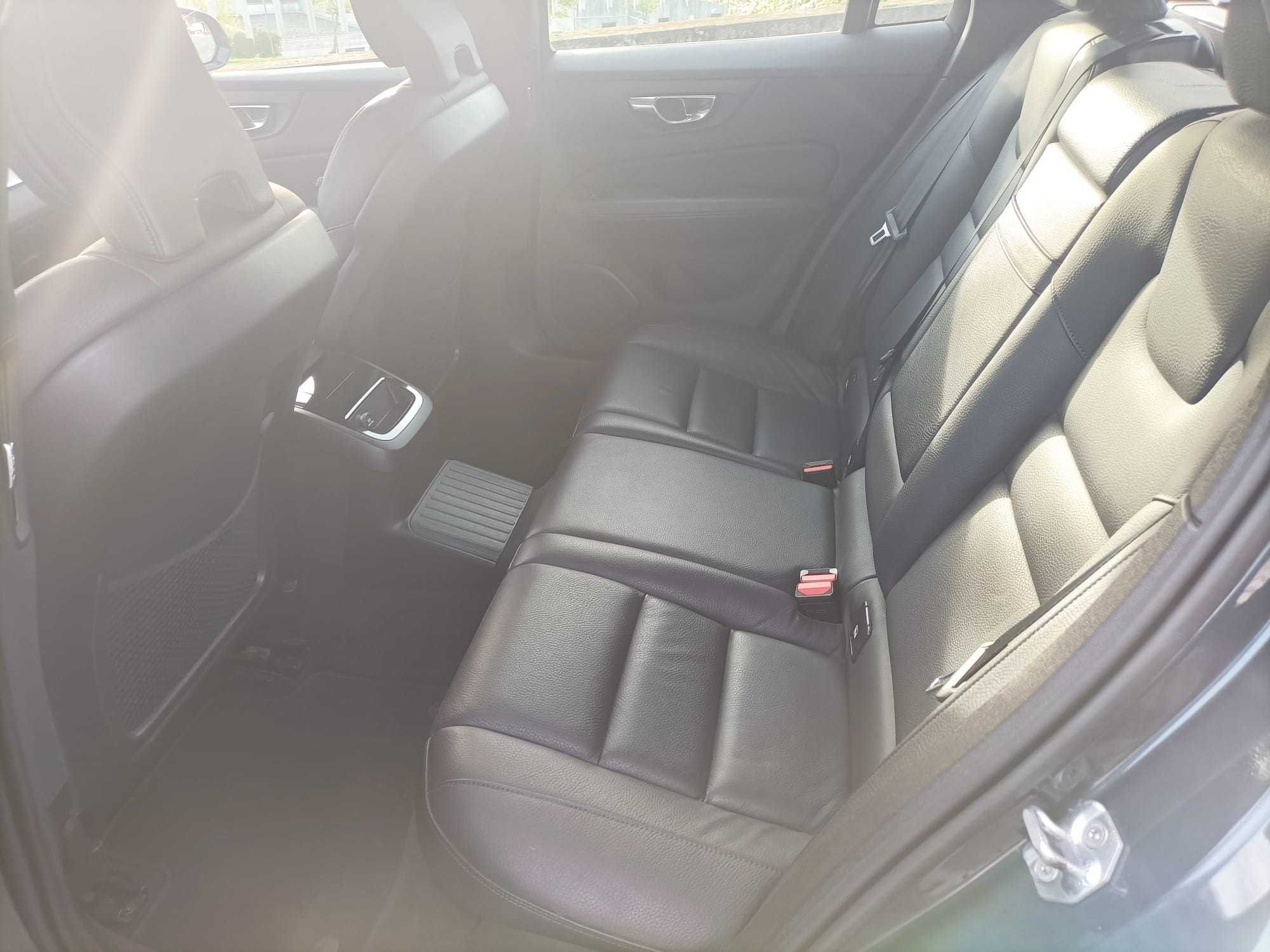Volvo V60 T8 PHEV Inscription 390 cv