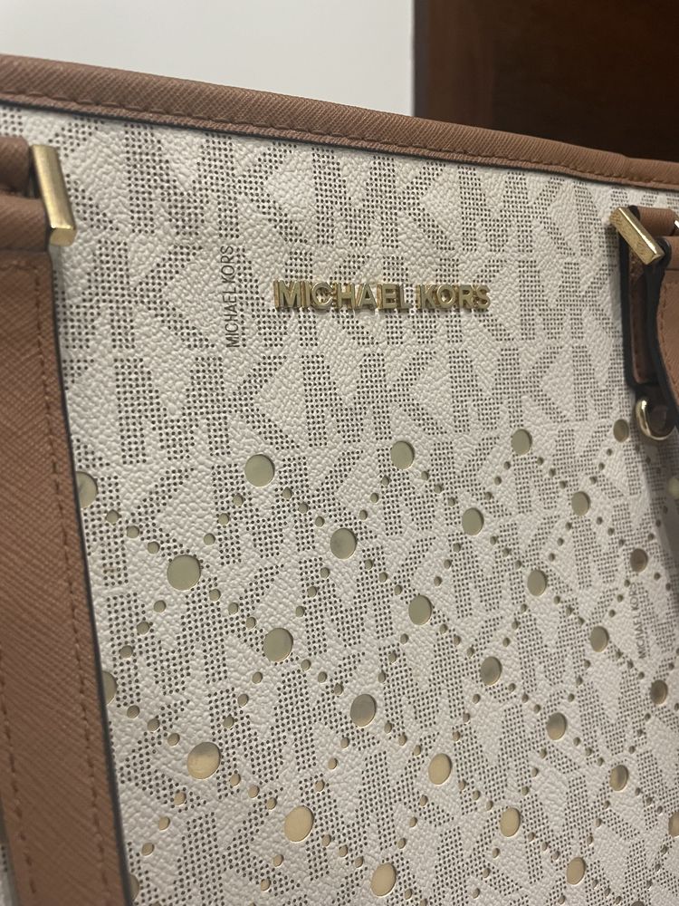 Mala Michael Kors