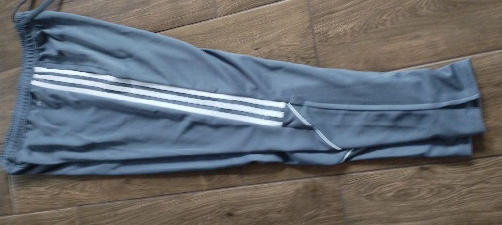 Sprzedam spodnie  adidas