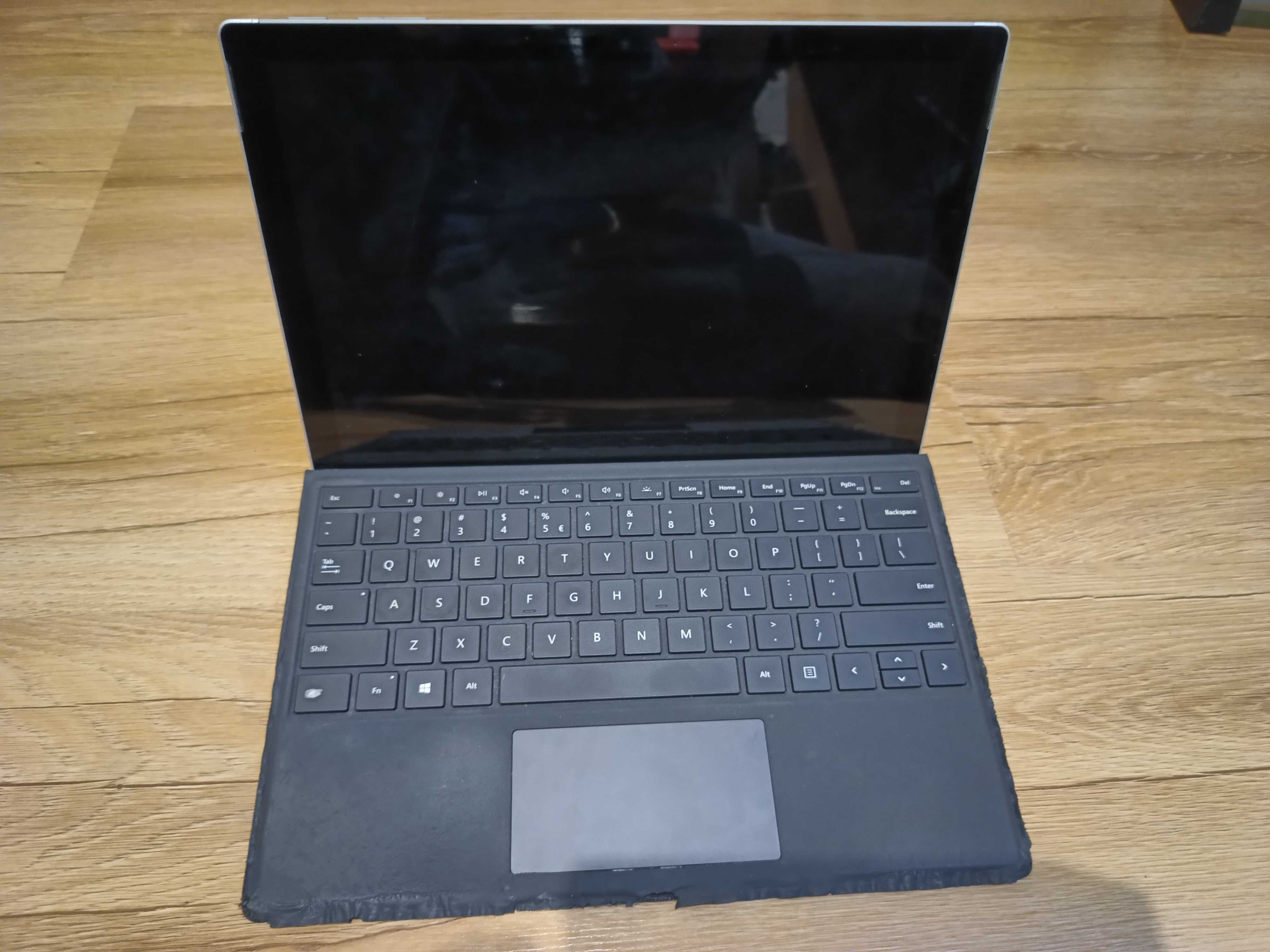 Microsoft Surface Pro 5 1796 i5 8GB 128GB + klawiatura