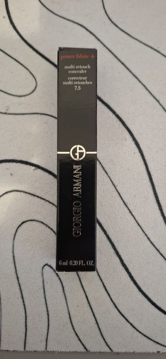 Giorgio armani korektor
