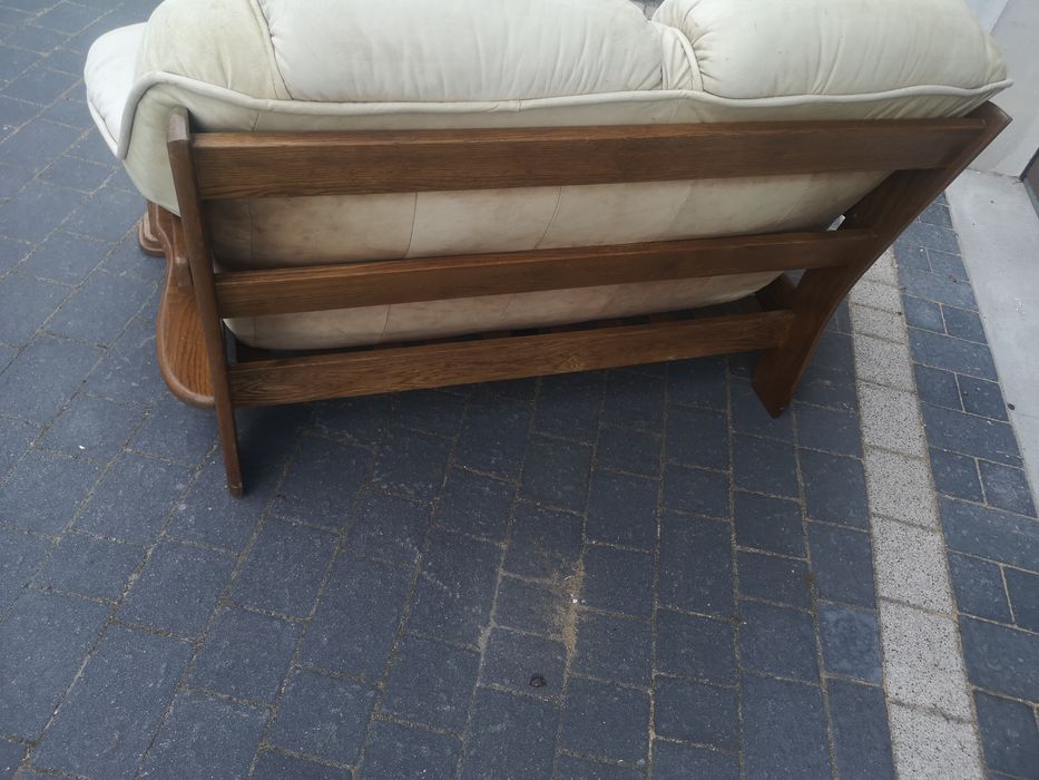 Sofa dwuosobowa że skóry