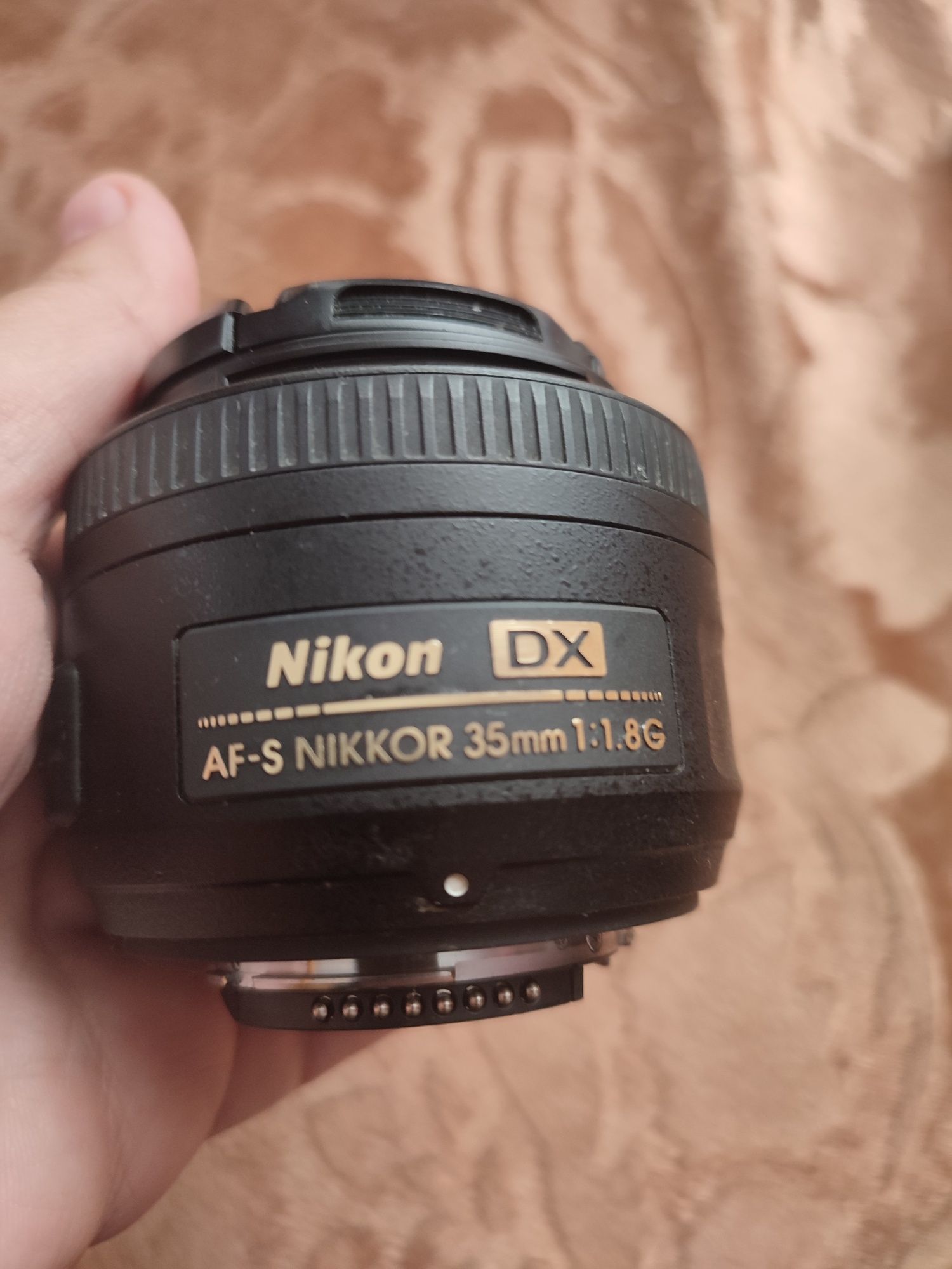 Об'єктив Nikon AF-S DX Nikkor 35mm f/1.8G