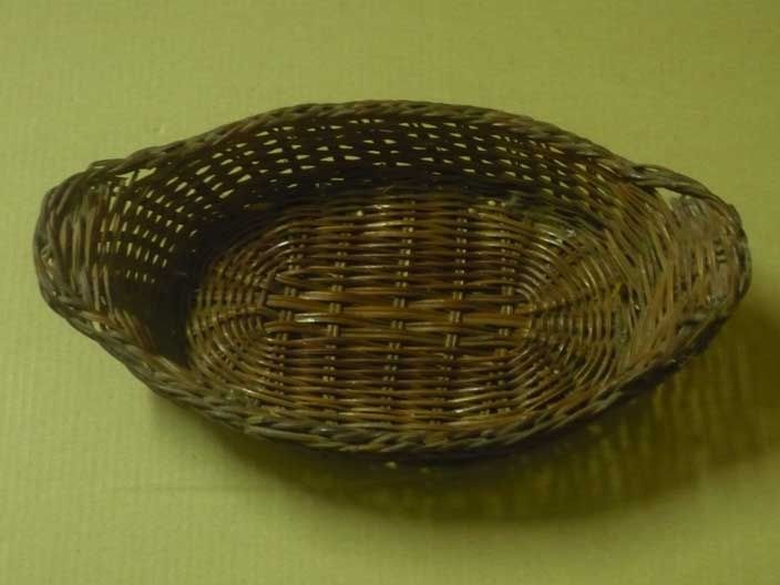 Pequeno cesto artesanal
