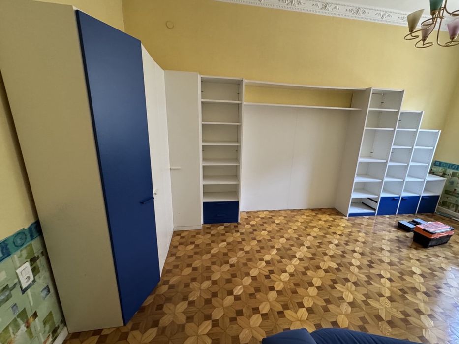 Шкаф/диван/писменный стол/кровать односпальная