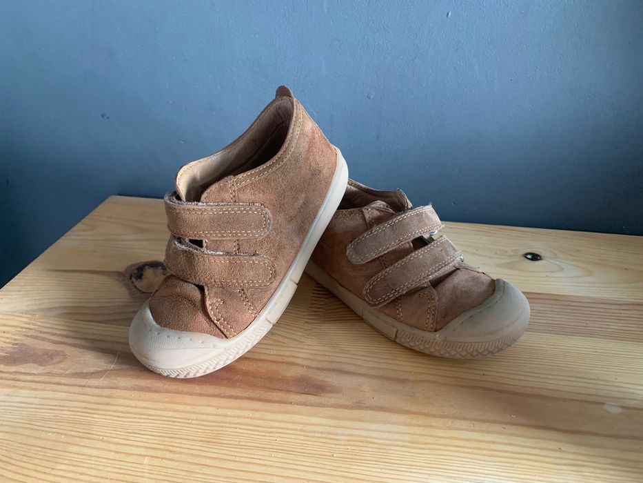 Sneakersy skórzane Zamsz  na rzepy Lasocki 26