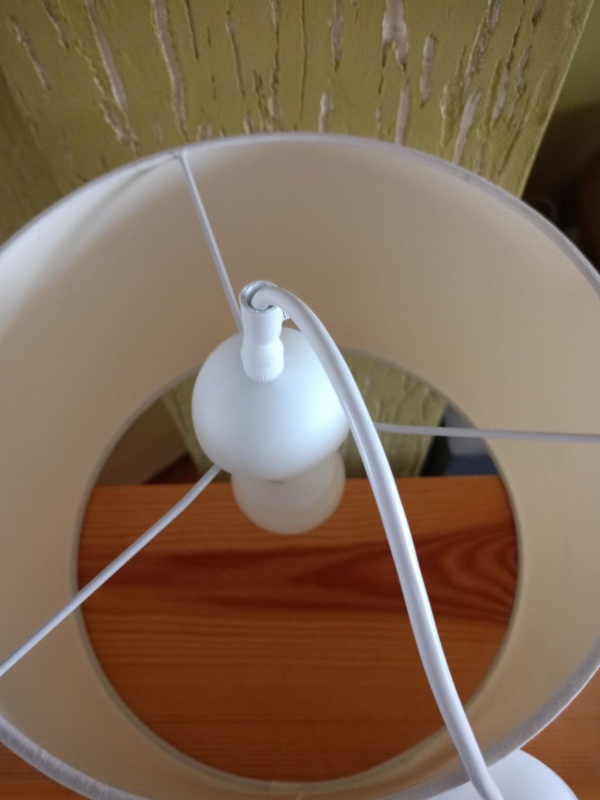 Lampa sufitowa biała