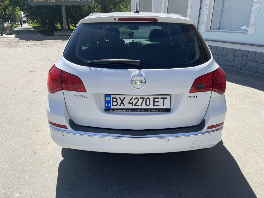 Продам Opel Astra J 2015 1.6 дизель