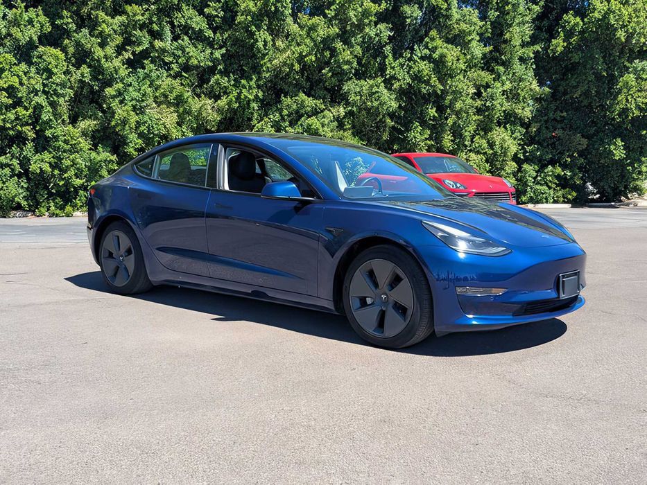 Tesla Model 3      2022
