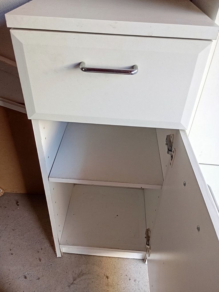 Móvel multiusos para WC ou cozinha