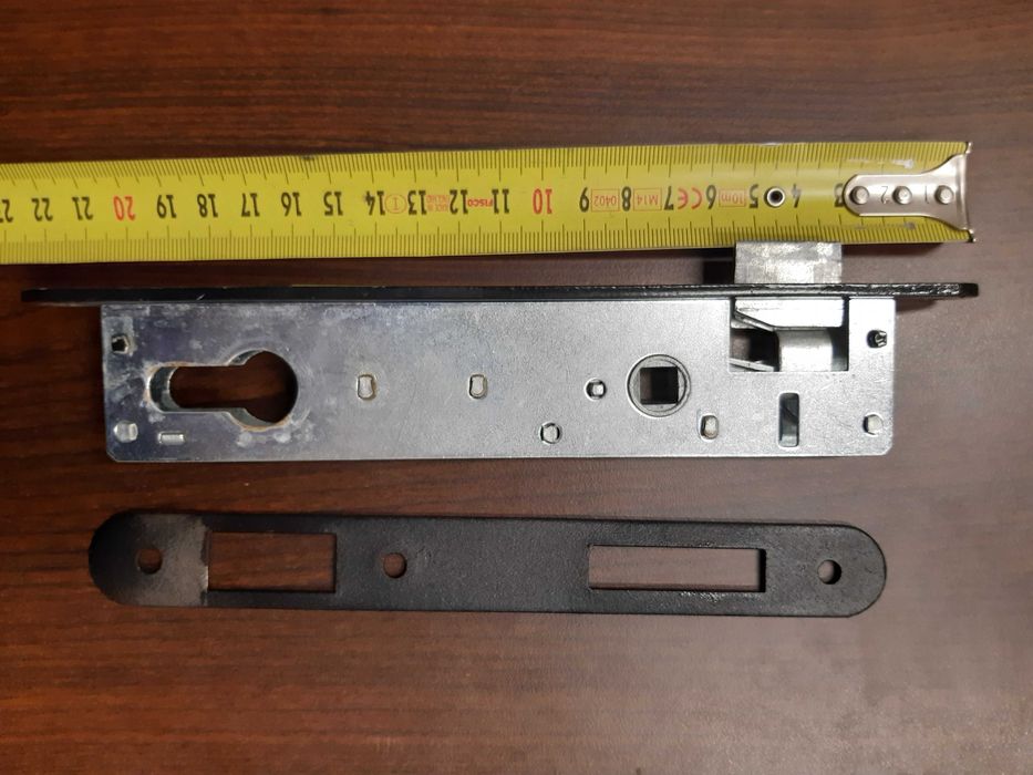 Zamek wpuszczany prawy lewy