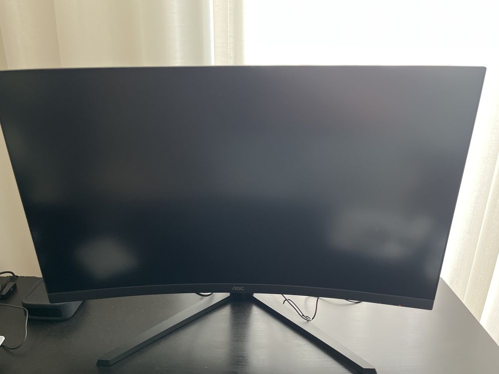 Monitor Gaming Curvo AOC 31.5” – Como Novo c/ Garantia até 2027