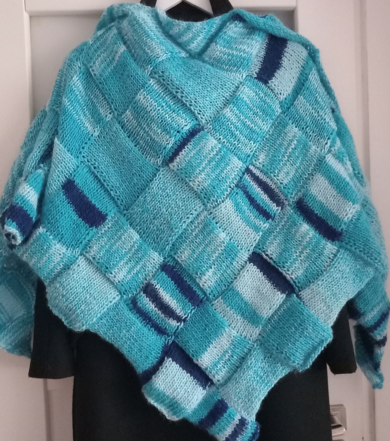 Komplet chusta zrobiona na drutach wzór Entrelac i czapka beanie
