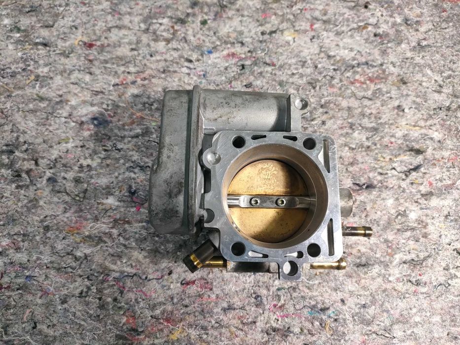 Opel Vectr Signum 1,8B przepustnica