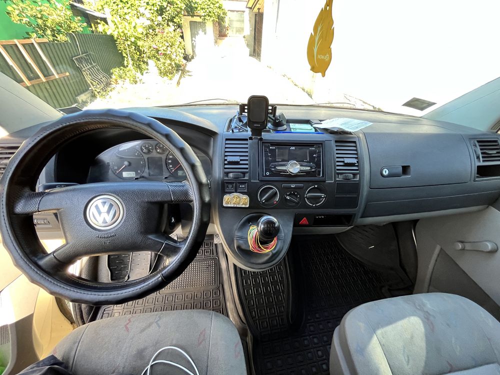 Volkswagen transporter T5 2.5TDI