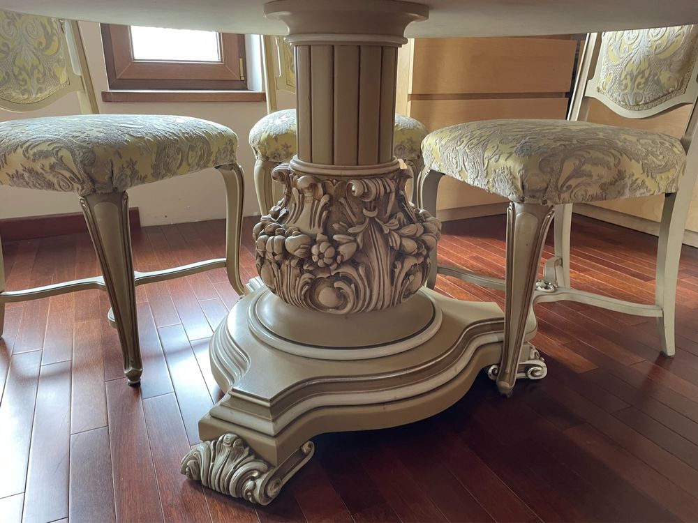 Francuski stylowy stół z marmurowym blatem + 6 krzeseł
