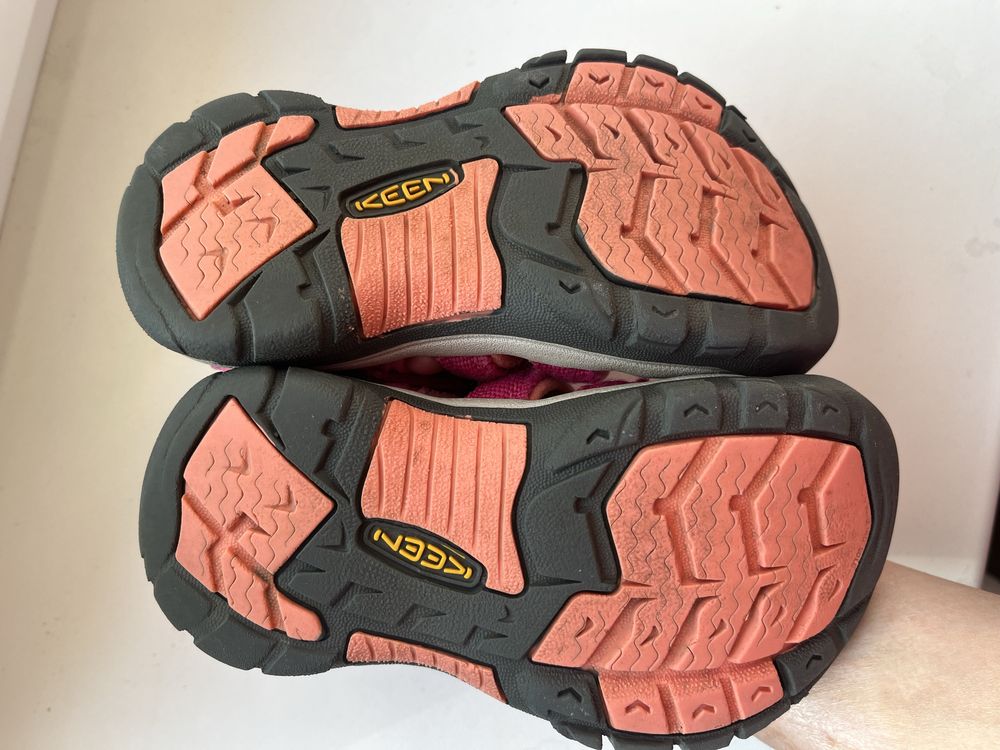 Босоніжки сандалі Keen