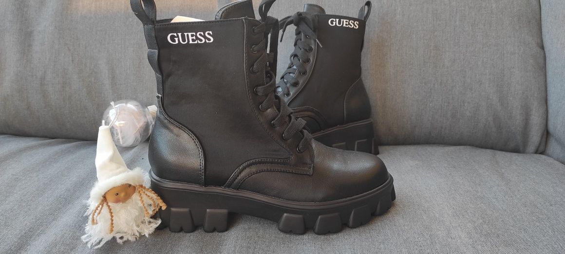 Botas Guess novas