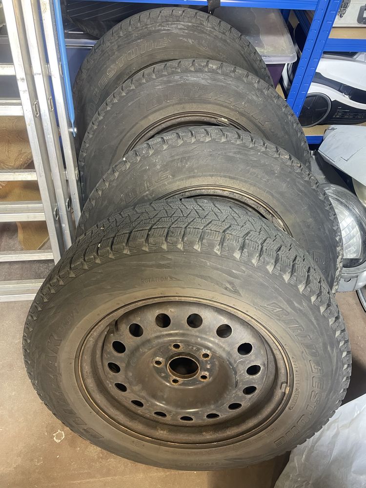 Opony zimowe: Bridgestone Blizzak 215/70 R16