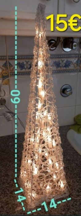 ÁRVORES DE NATAL EM MUITO BOM ESTADO.Casa,Quarto,Sala,Loja,Garagem.