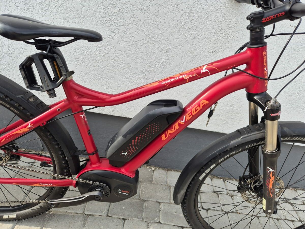 Електровелосипед бу з Європи Univega 27.5 Red A30