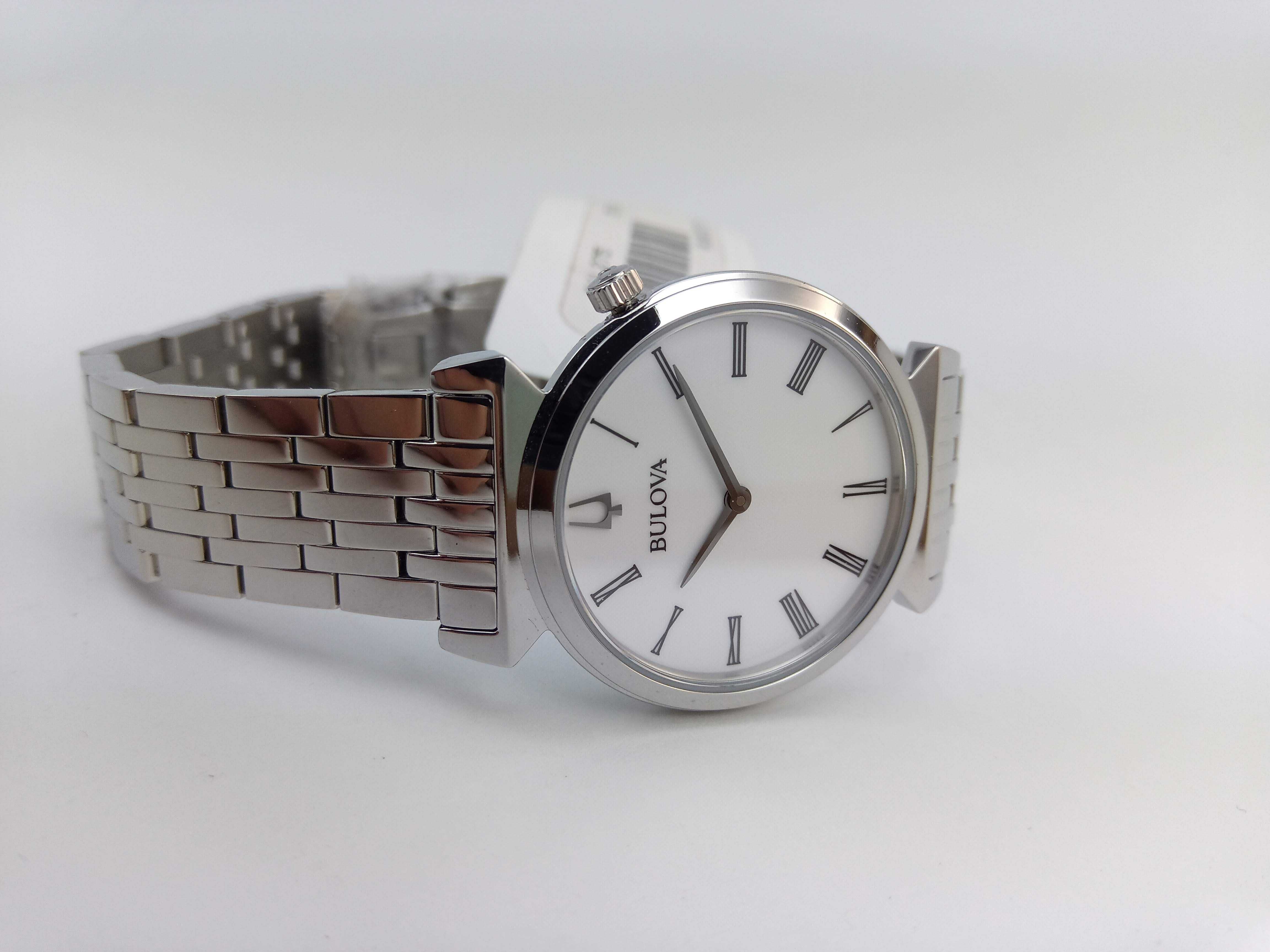 Тонкие женские часы BULOVA Regatta 96L275, сапфир, утонченный стиль