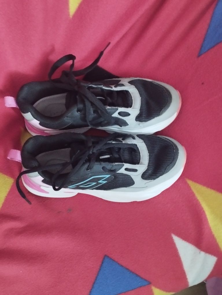 Buty sportowe Lotto damskie rozmiar 40