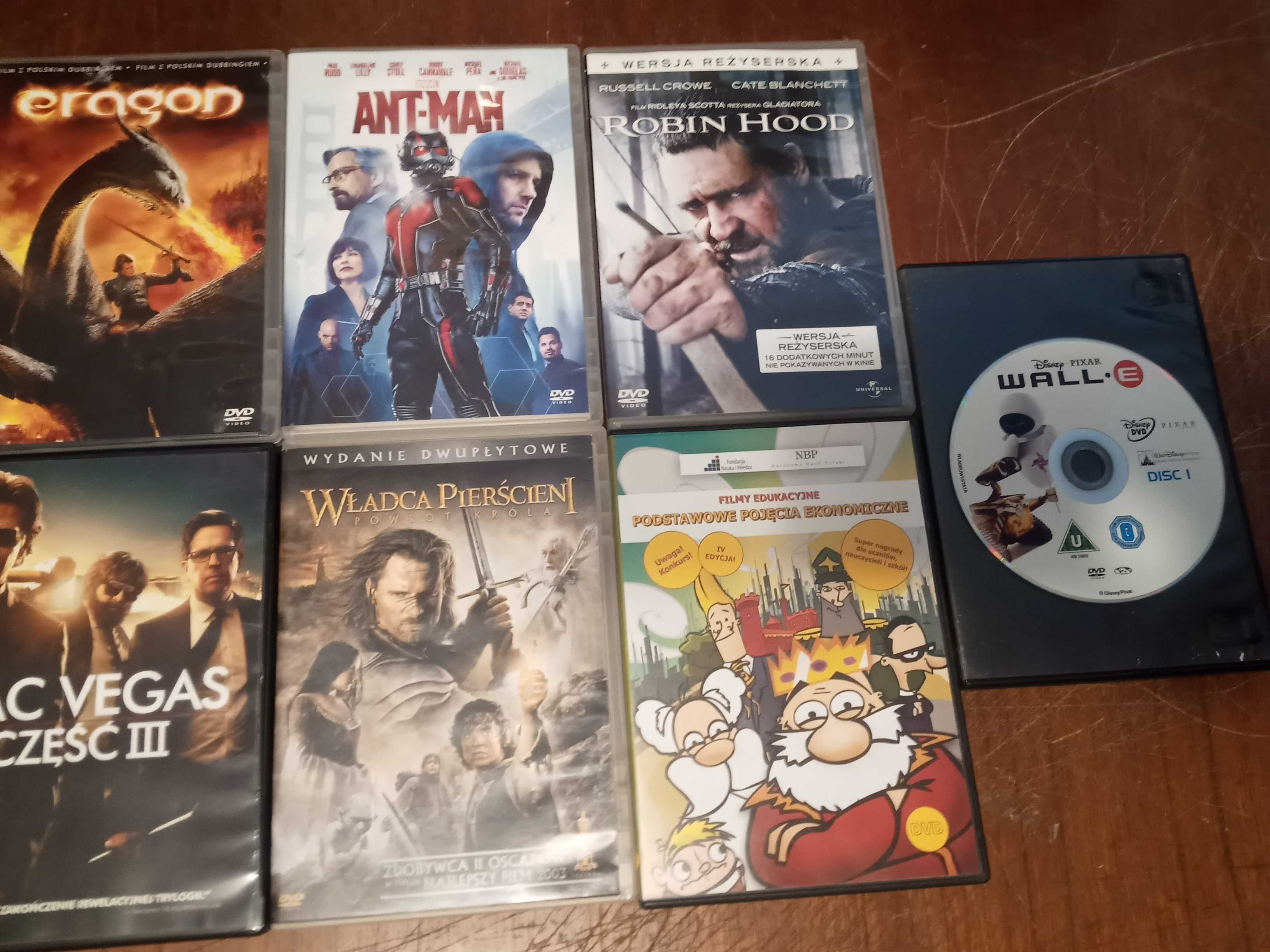Filmy DVD 8 tytułów