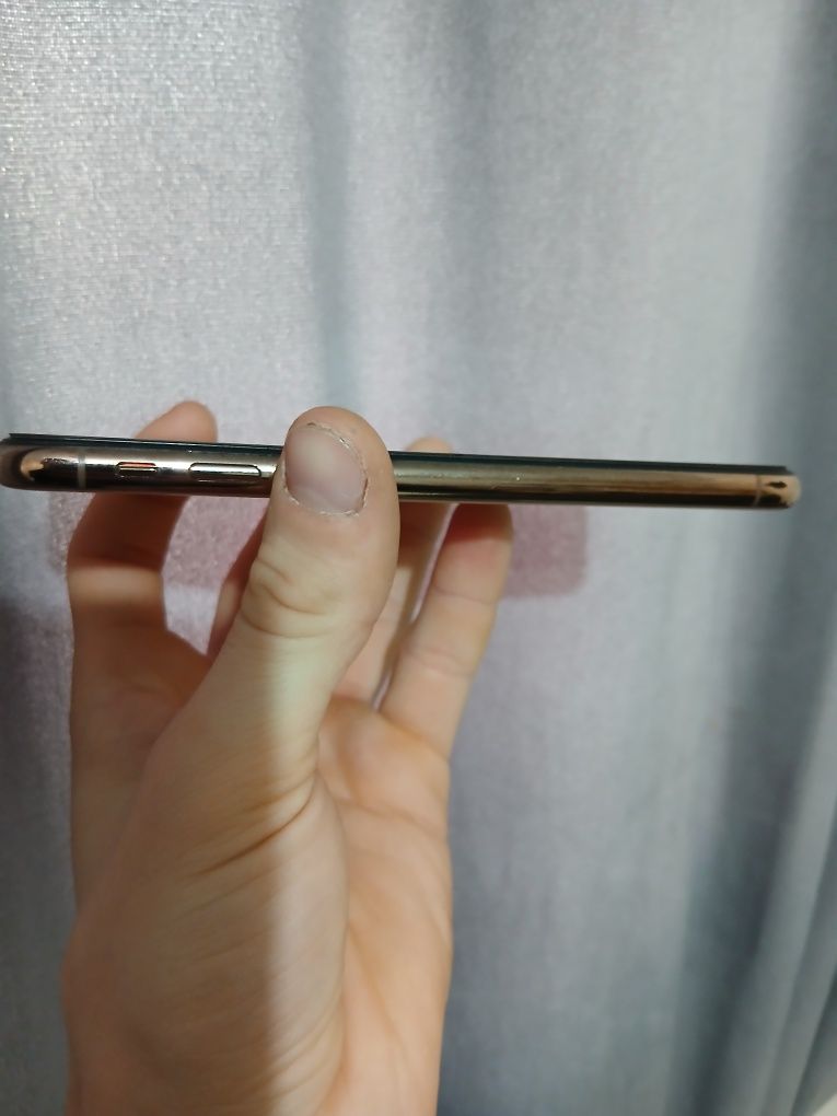 Продам IPhone Xs 256gb