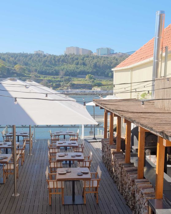 Espaço com vista rio, Cais das Pedras 15