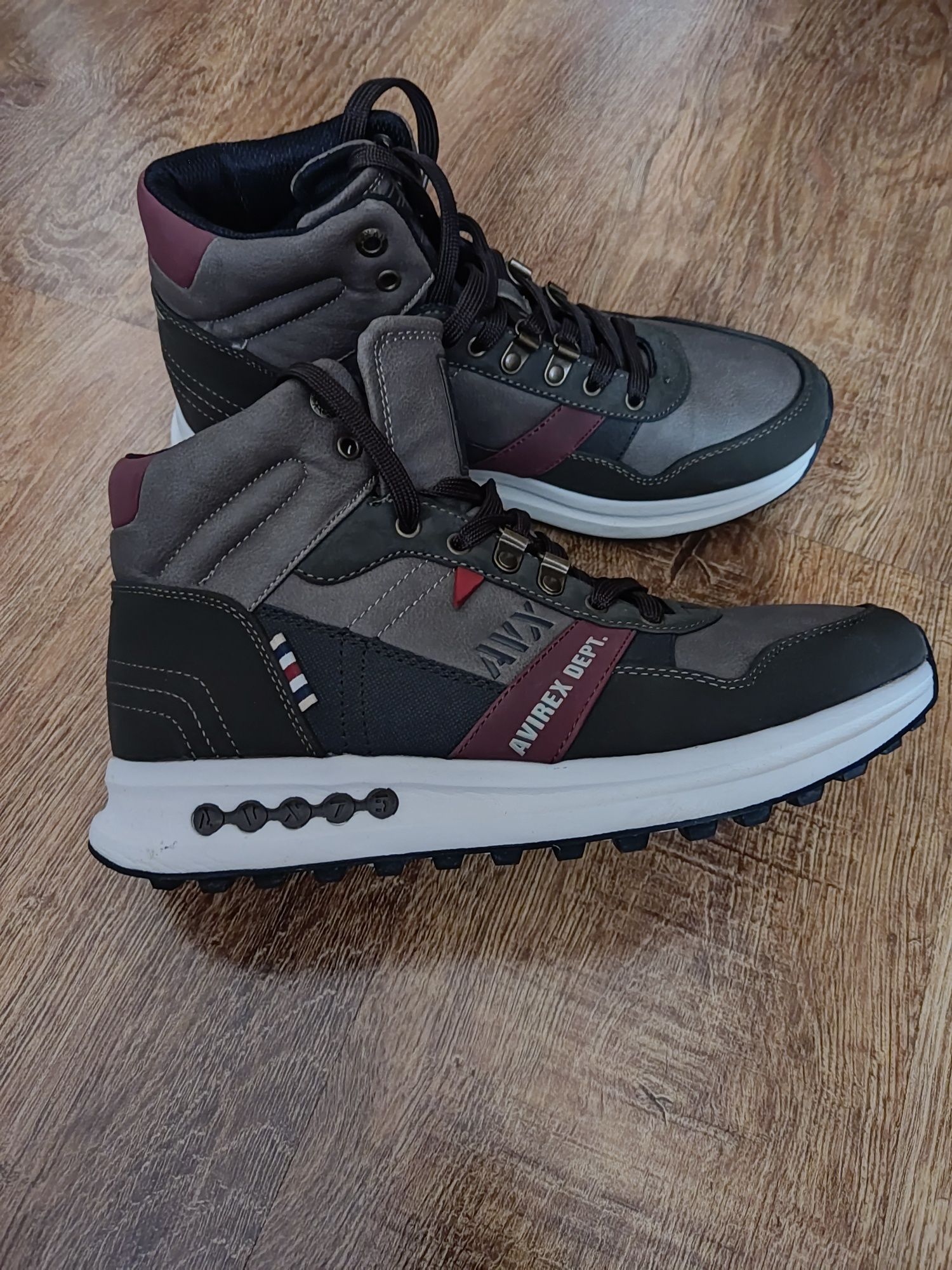 Nowe buty firmy Avirex Dept.