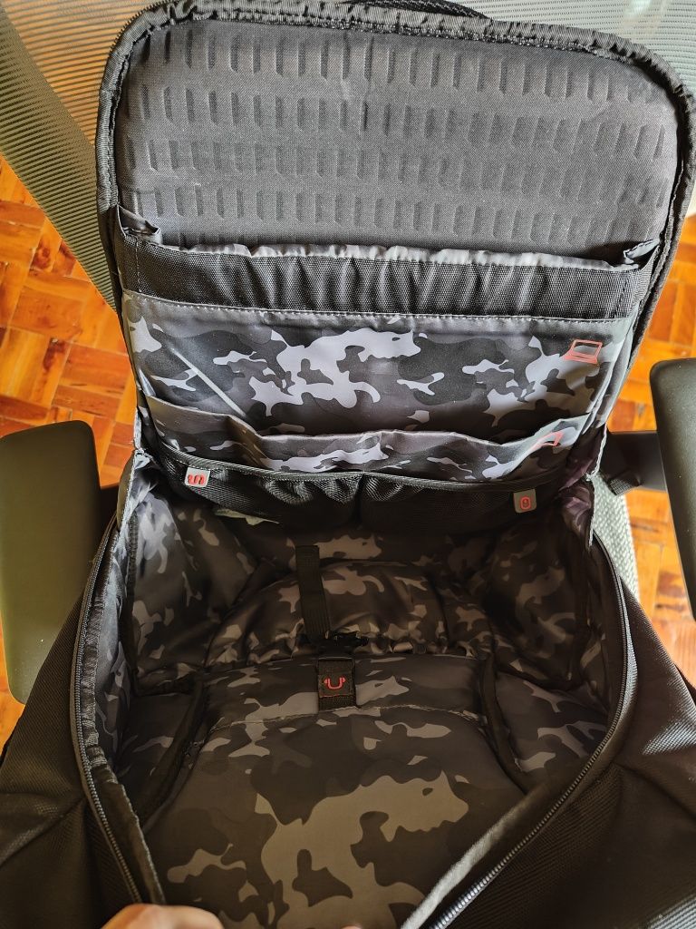 Mochila MSI Urban Raider Gaming – Para Portáteis até 17,3"