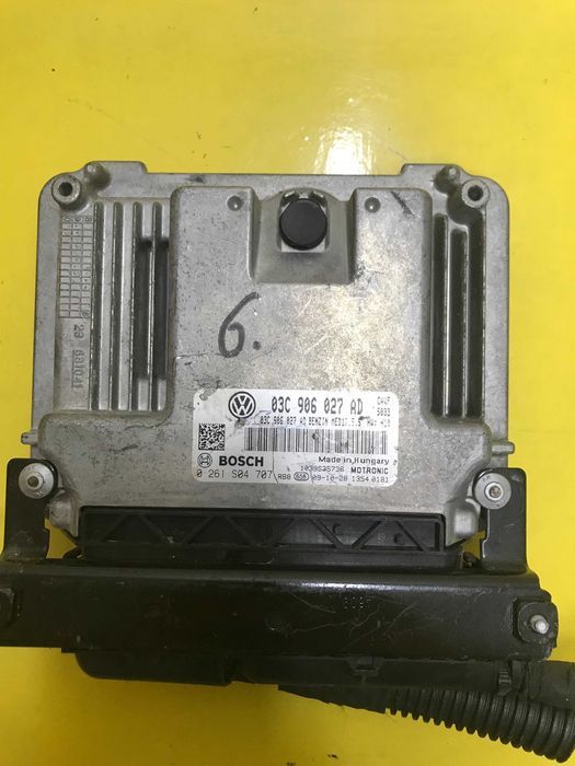 Блок управління двигуном Volkswagen Golf 0261S04707 03C906027
