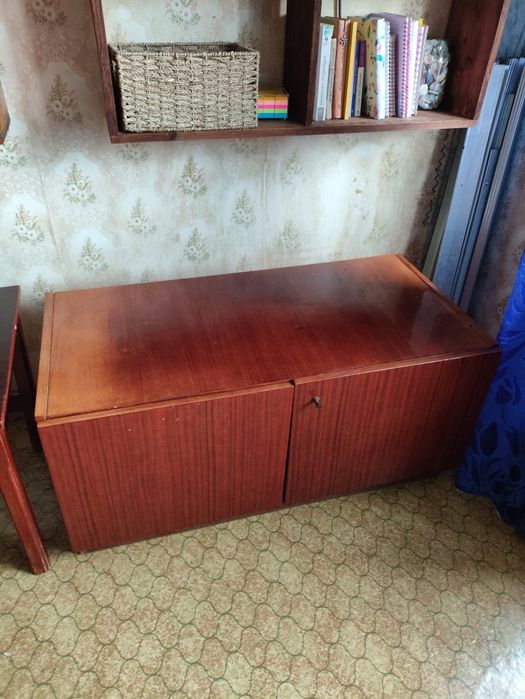 Шкафчик / тумба під ТВ / деревянный б/у шафа / стіл / столик