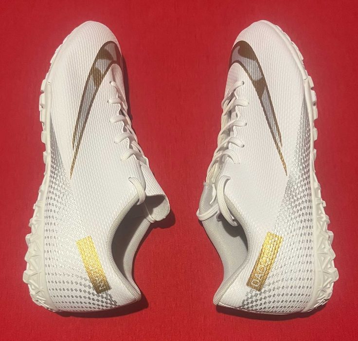 Сороконіжки DAOQUAN 42-43р 27,5см футзалки бутси  буци бампи копи