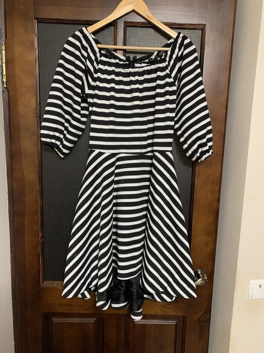 Чорно-біле плаття