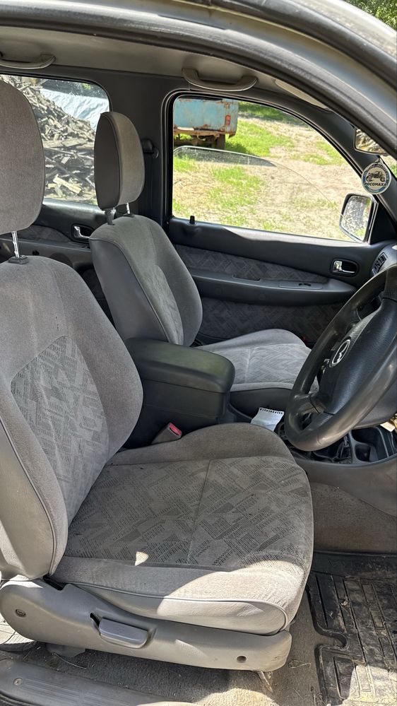 Автомобіль Mazda B2500