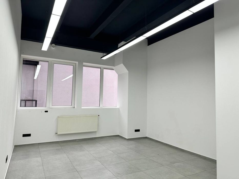 Сдам современный офис 27 кв.м., центр, пл.Шевченко, без доп платежей!