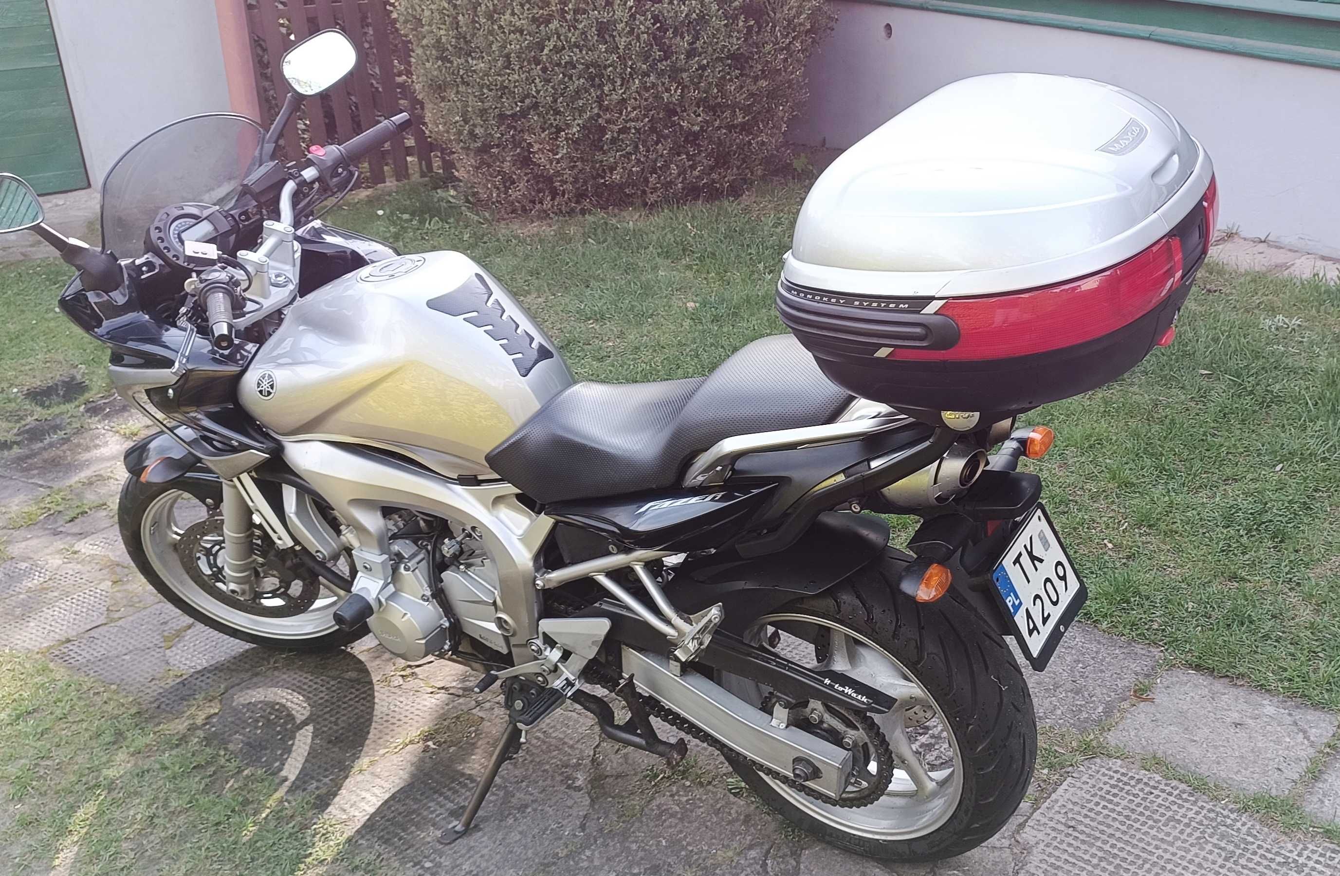 Yamaha FZS 6, 600 cm3, 2004 rok