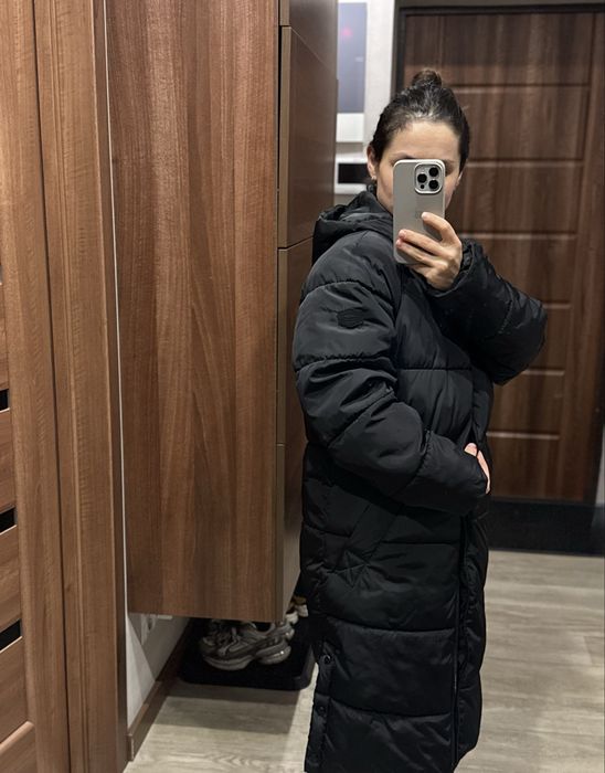 Зимова жіноча куртка