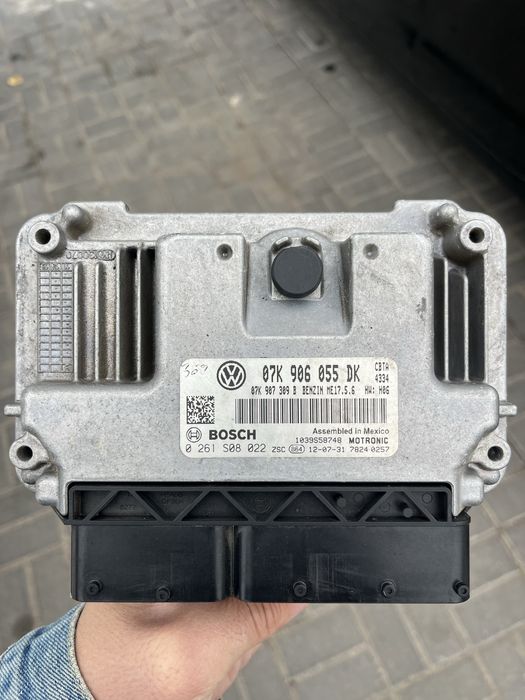 Блок управління фольксваген джетта 2.5 07K 906 055 DK
